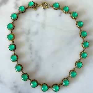 Green crystal collar style necklace